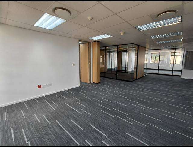 751M² OFFICE TO LET IN BRYANSTON